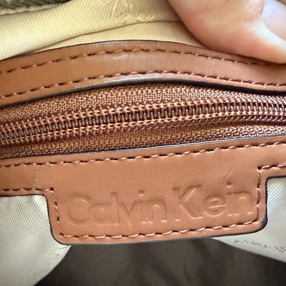 VINTAGE Calvin Klein Navy Messenger/ Crossbody Bag with Tan Adjustable Strap. - Picture 9 of 16